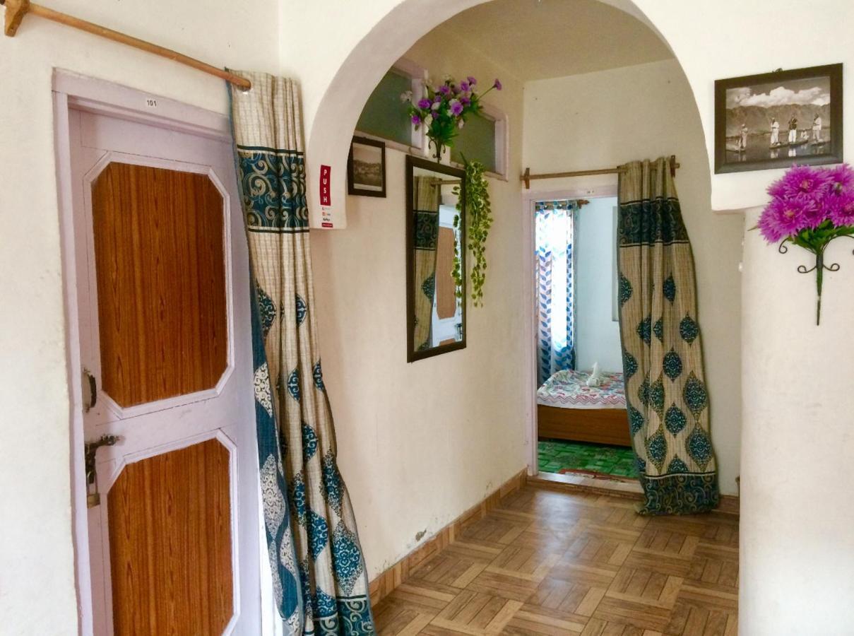 New World Apartment Srīnagar Екстериор снимка