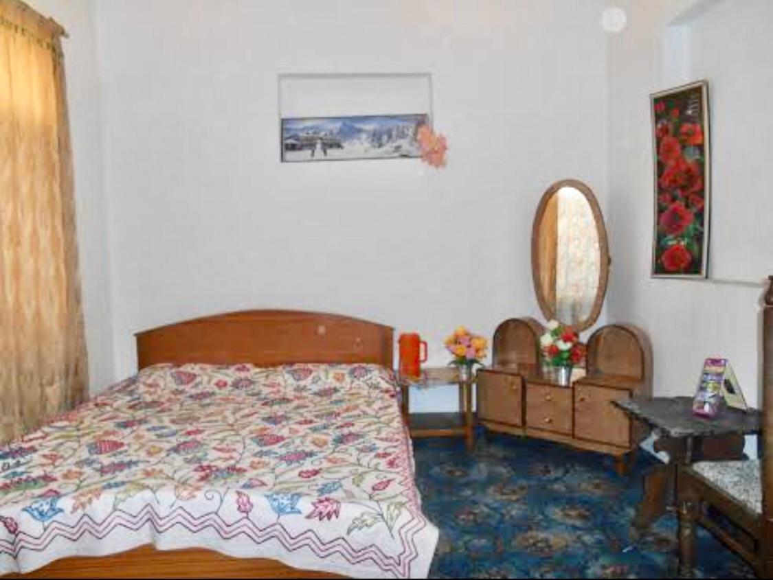 New World Apartment Srīnagar Екстериор снимка