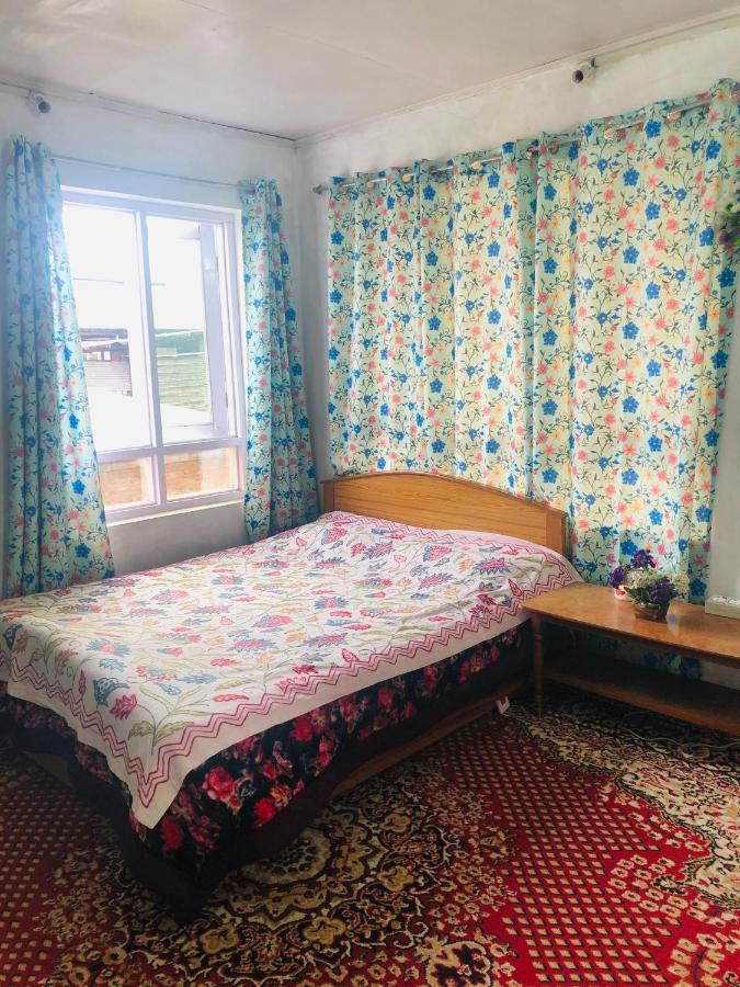 New World Apartment Srīnagar Екстериор снимка